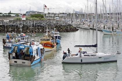 PECHE-PORT-MER-SOCIAL-MANIFESTATION